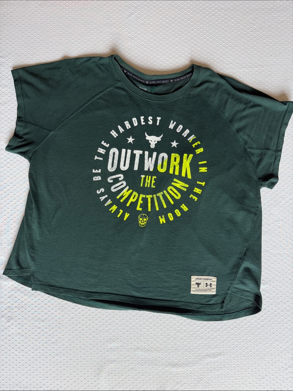 Under Armour Kids Short Sleeve Tee in Dark Green with Yellow Graphic